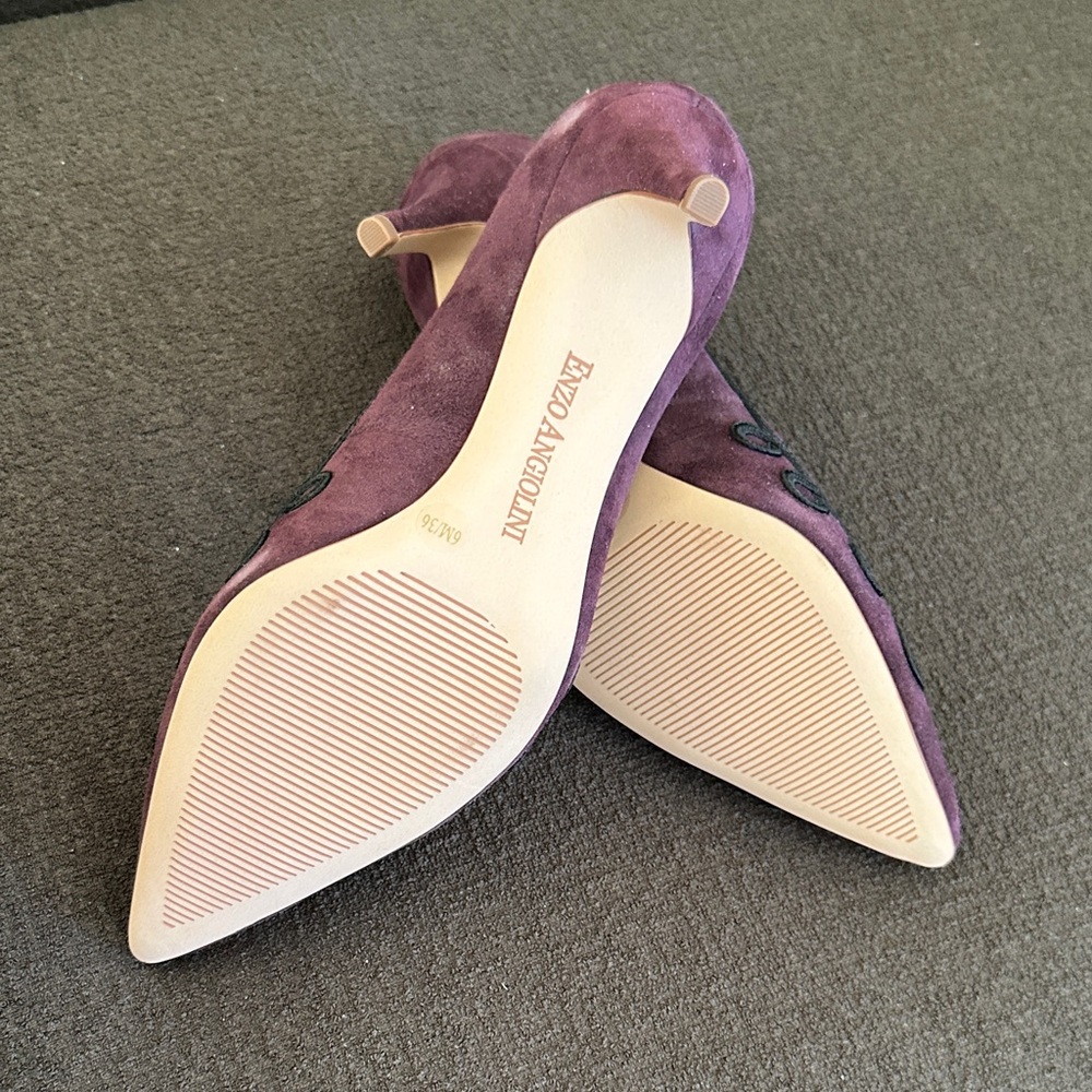 Knew without box suede Enzo Angiolini Purple Heels with Black Detailing size 6 - Picture 7 of 7